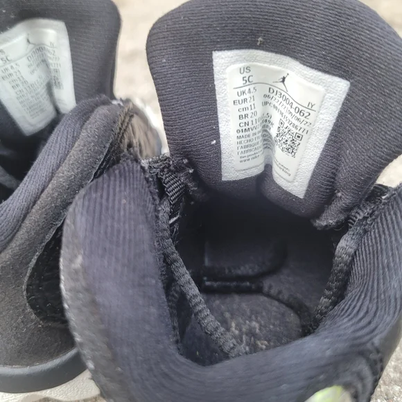 Jordan 13 Kids black size 5c - Picture 7 of 7